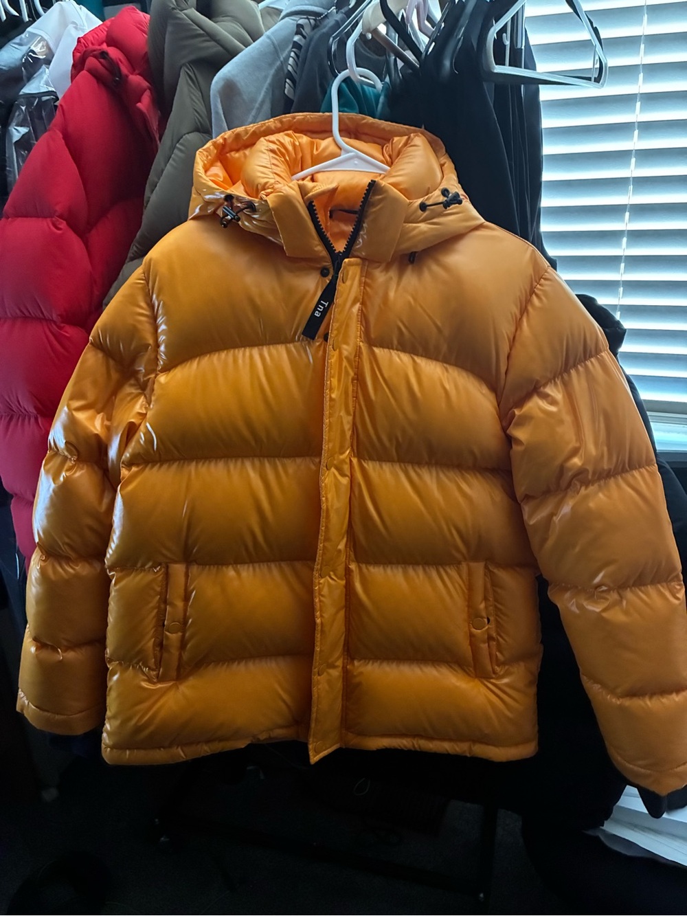 ARITZIA SUPER PUFF TNA " MEDIUM " ORANGE